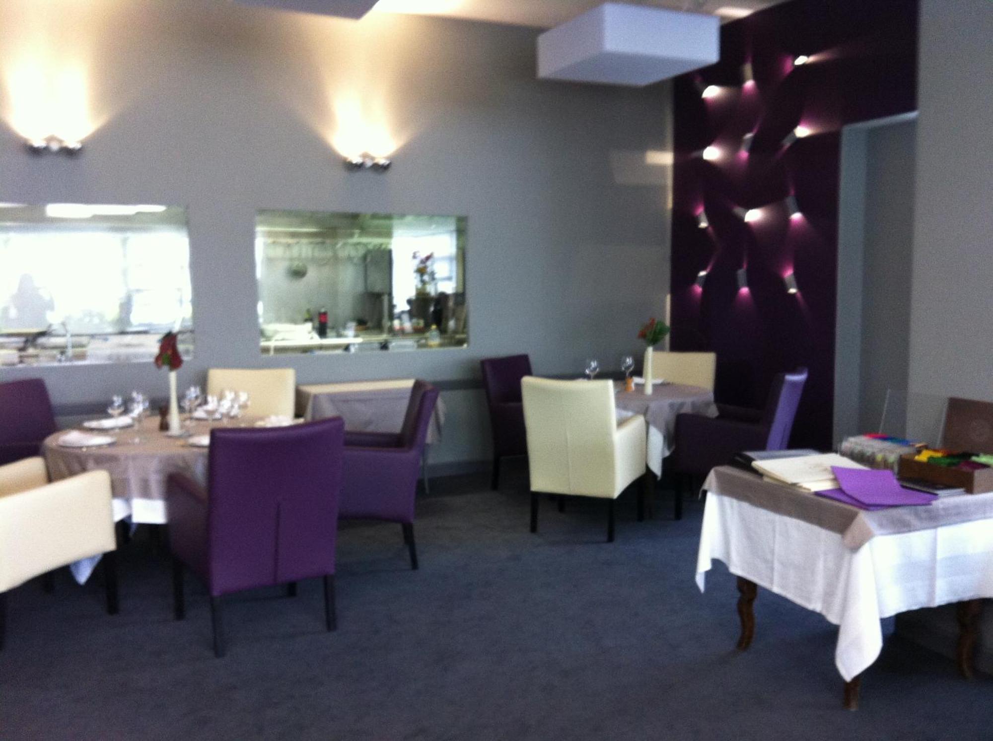 Logis - Hotel Du Nord Et Restaurant La Table D'Elisa Compiègne Exteriör bild