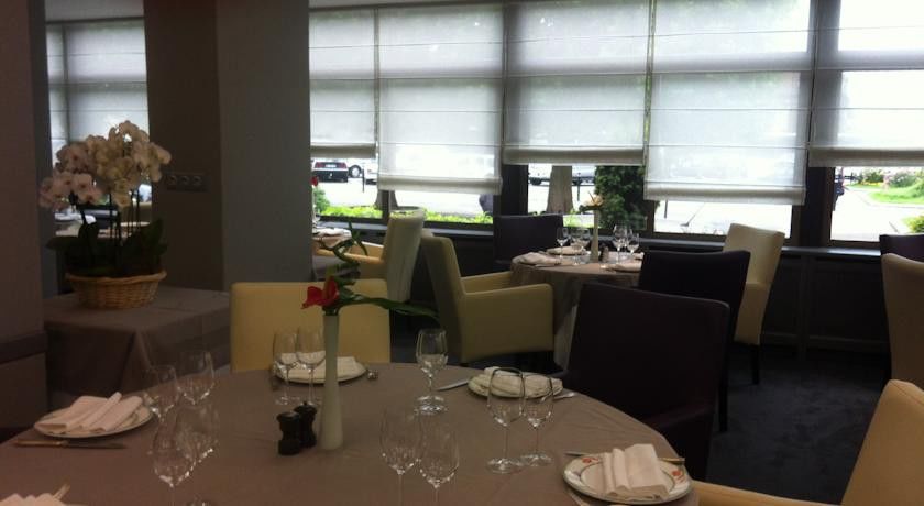 Logis - Hotel Du Nord Et Restaurant La Table D'Elisa Compiègne Exteriör bild