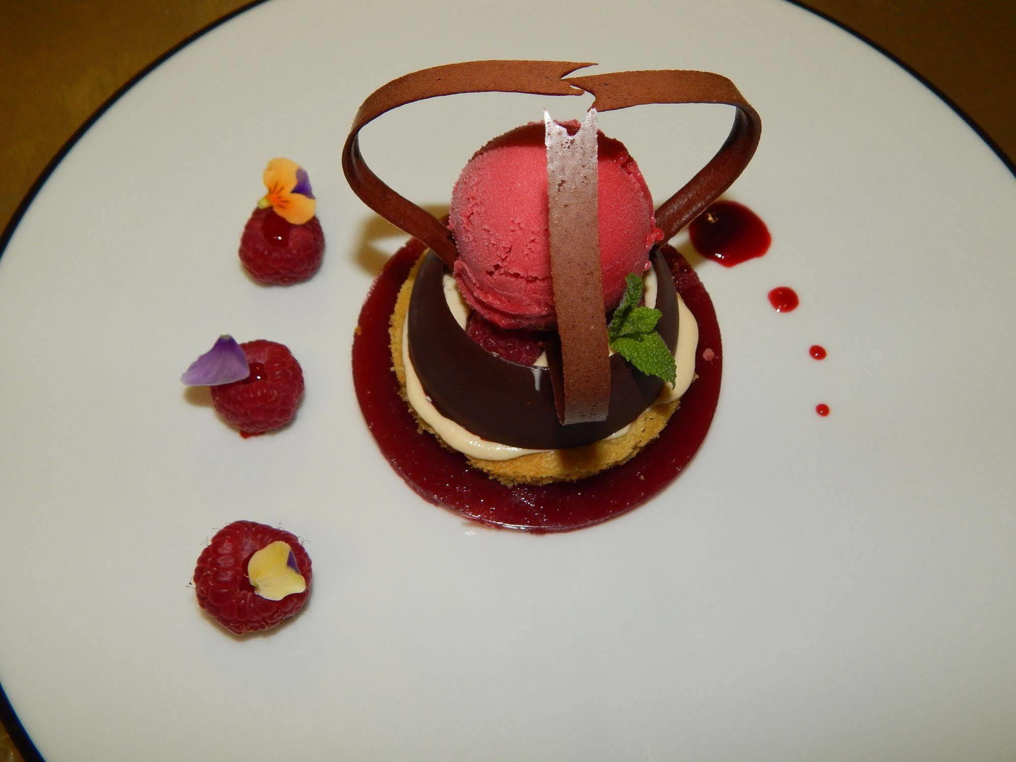 Logis - Hotel Du Nord Et Restaurant La Table D'Elisa Compiègne Exteriör bild